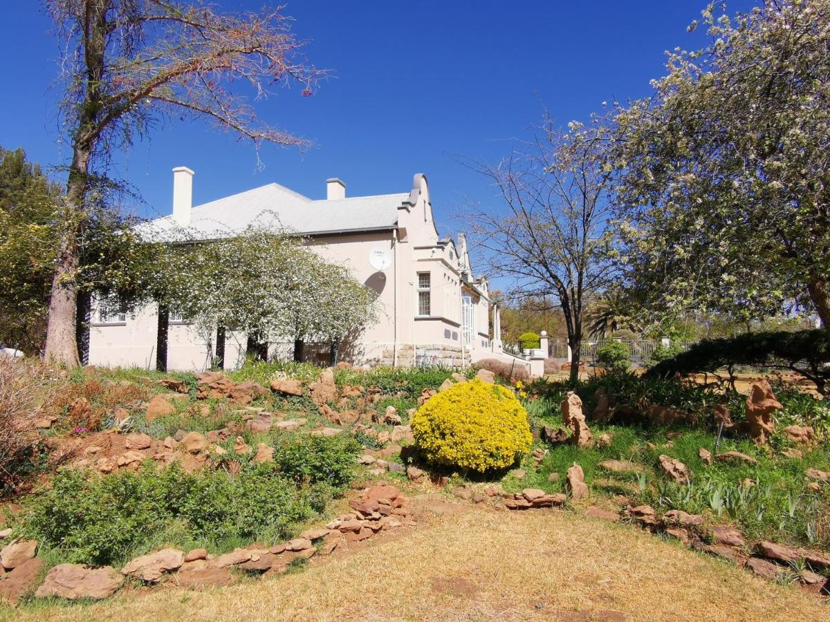 Lucolo Palace B&B Aliwal North Exterior photo